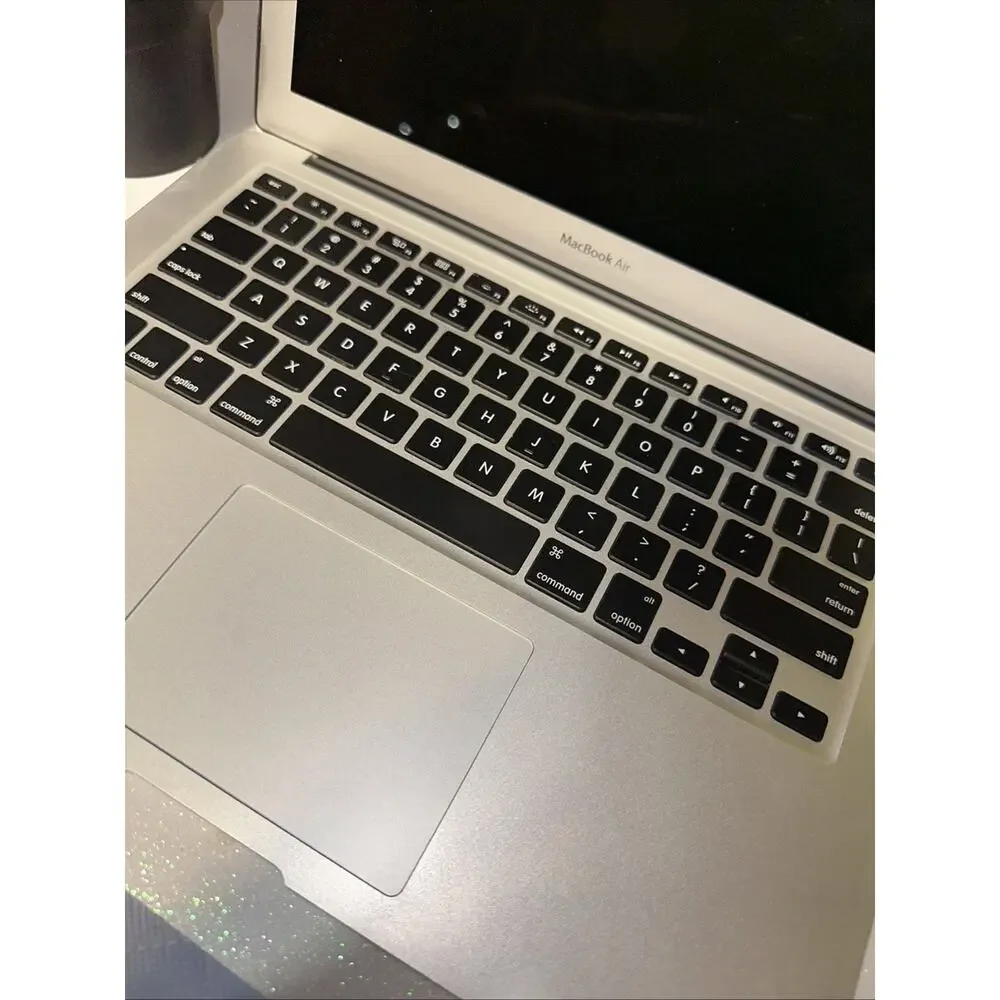 Apple MacBook Air - Core i5 13” (2015) 4GB 128GB Silver Intel HD Unlocked